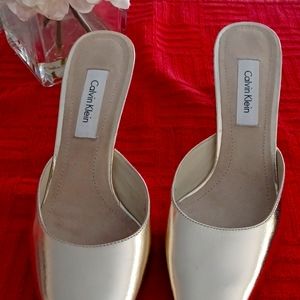 Calvin Klein gold metallic pointed kitten heels....perfect condition look new